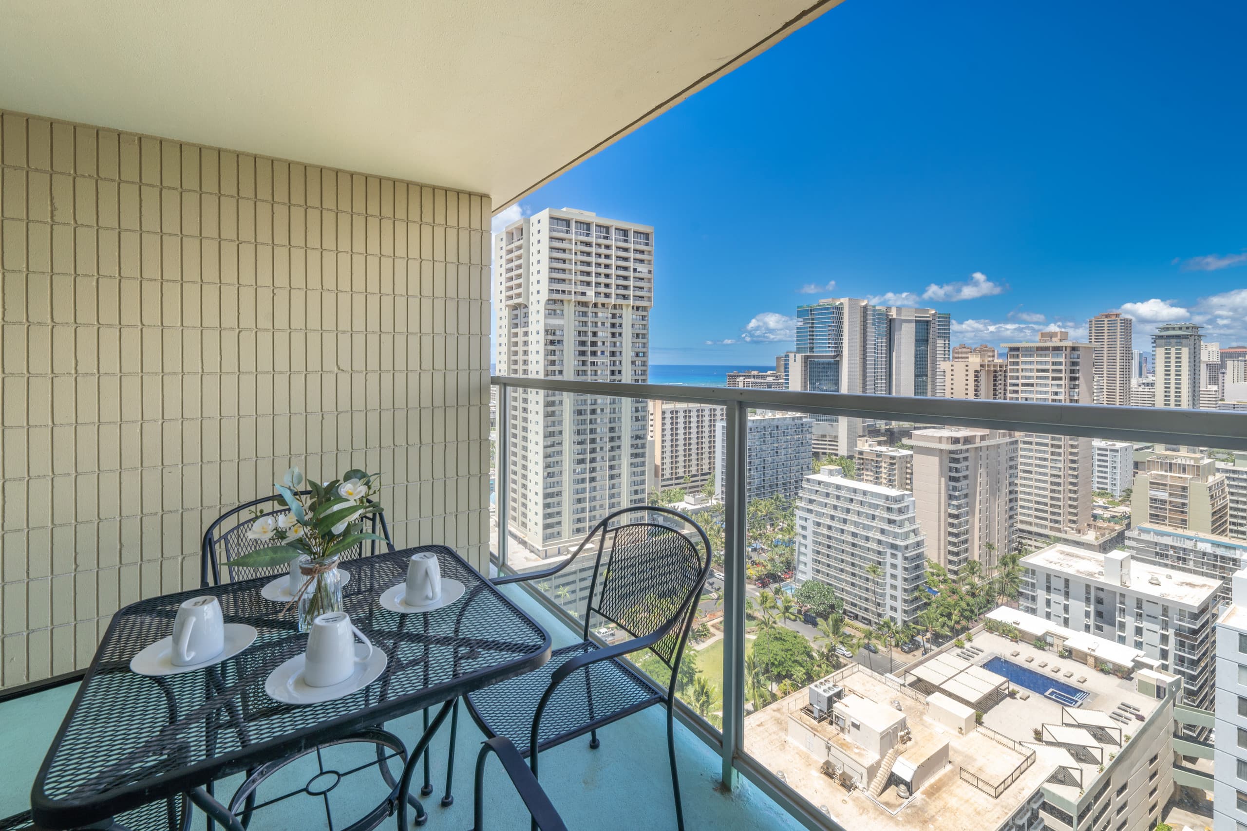 29High FL Views-2Rooms Group Stay Heart Waikiki - Image 30