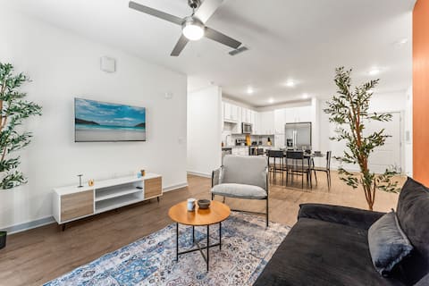 Popular Airbnb listing: 2Bd Apt Sleeps 8 PetsAllowed Close to Disney in Bay Lake