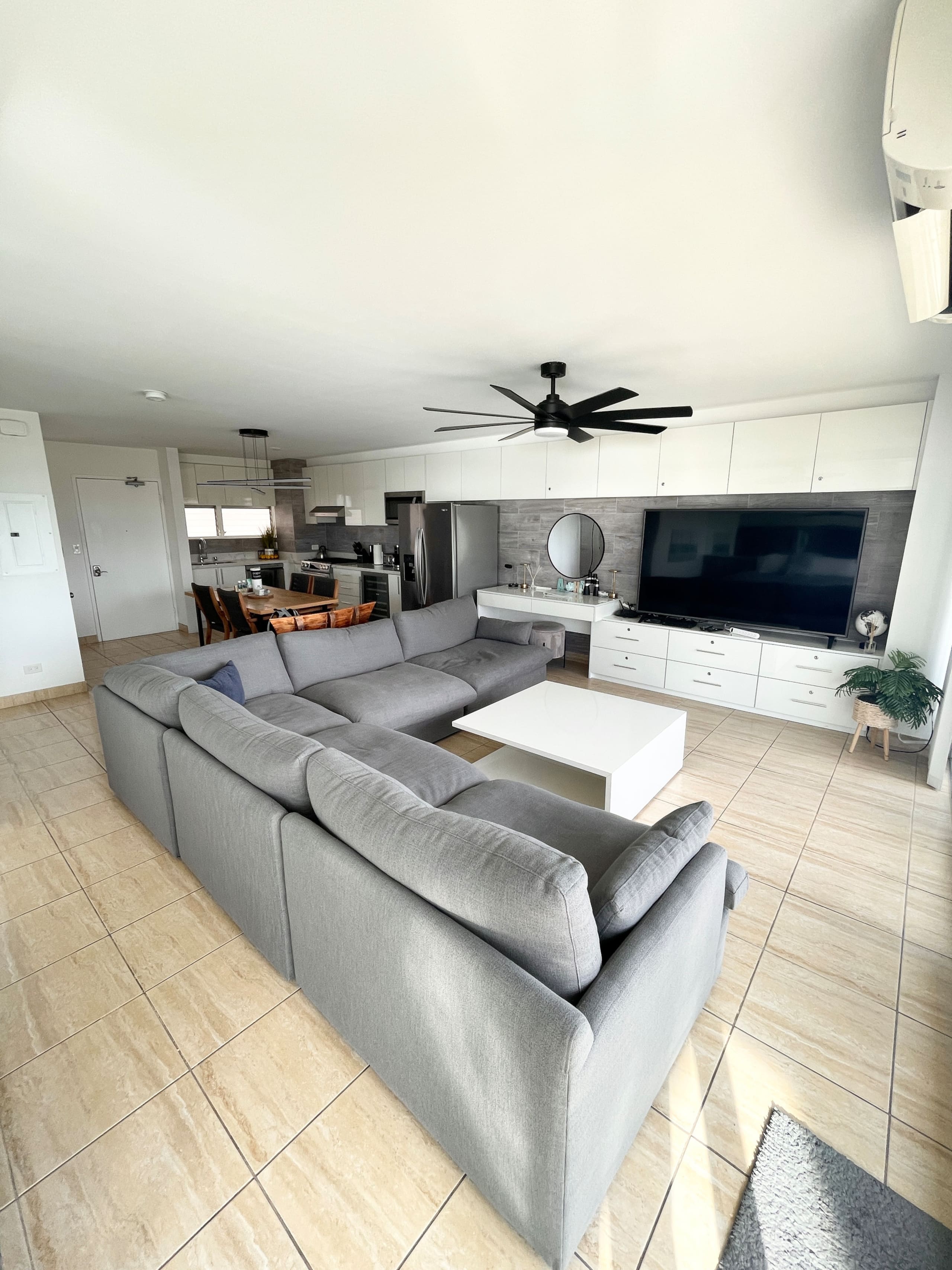 Condo in Honolulu · ★4.89 · 1 bedroom · 1 bed · 1 private bath - Image 3