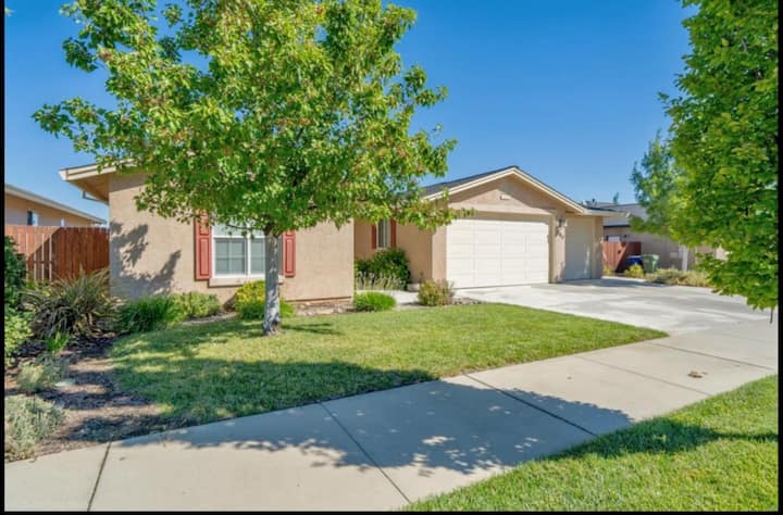 Mountain View Oasis - Redding, CA