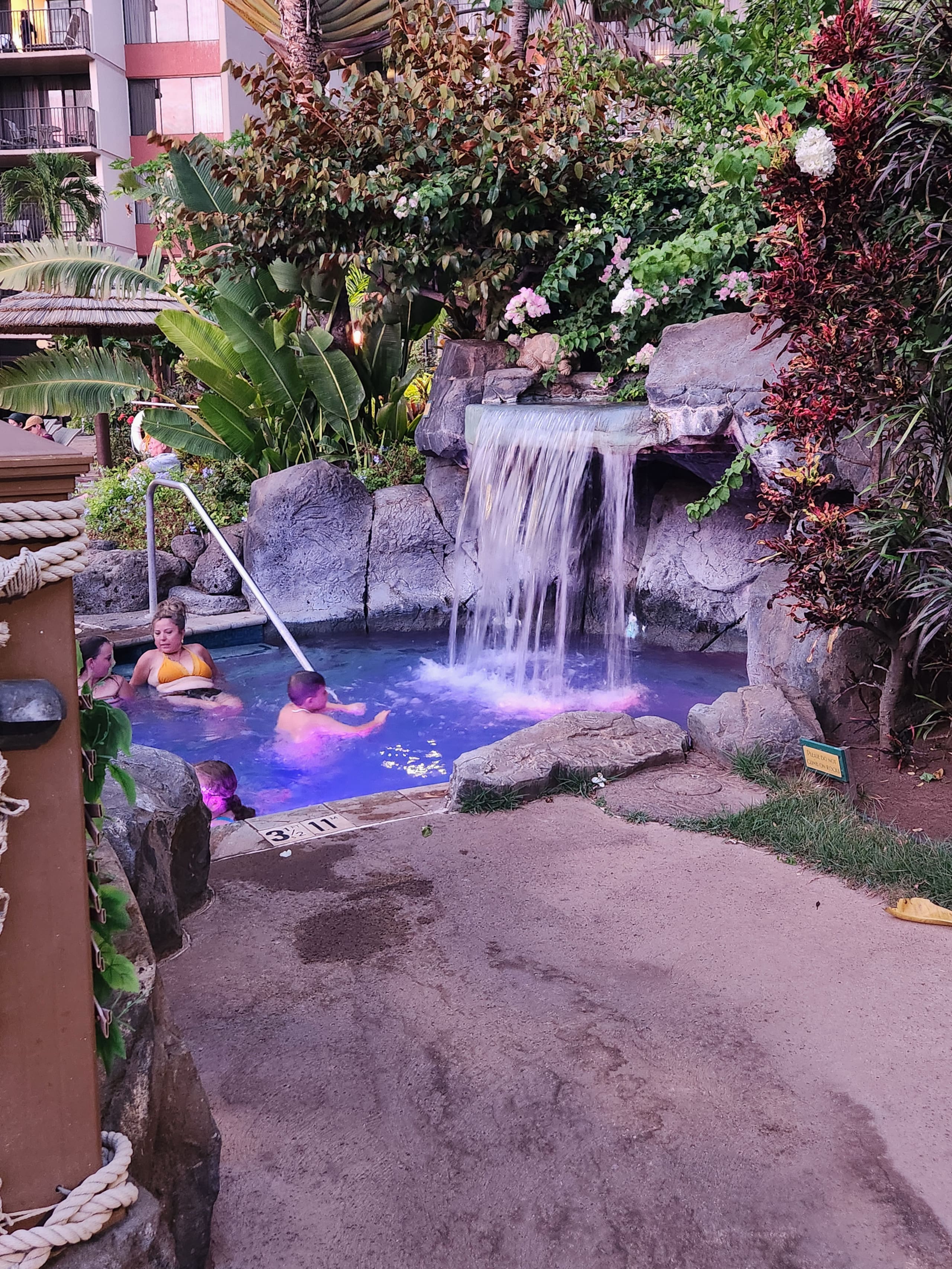 Condo in Lahaina · ★5.0 · Studio · 1 bed · 1 bath - Image 28