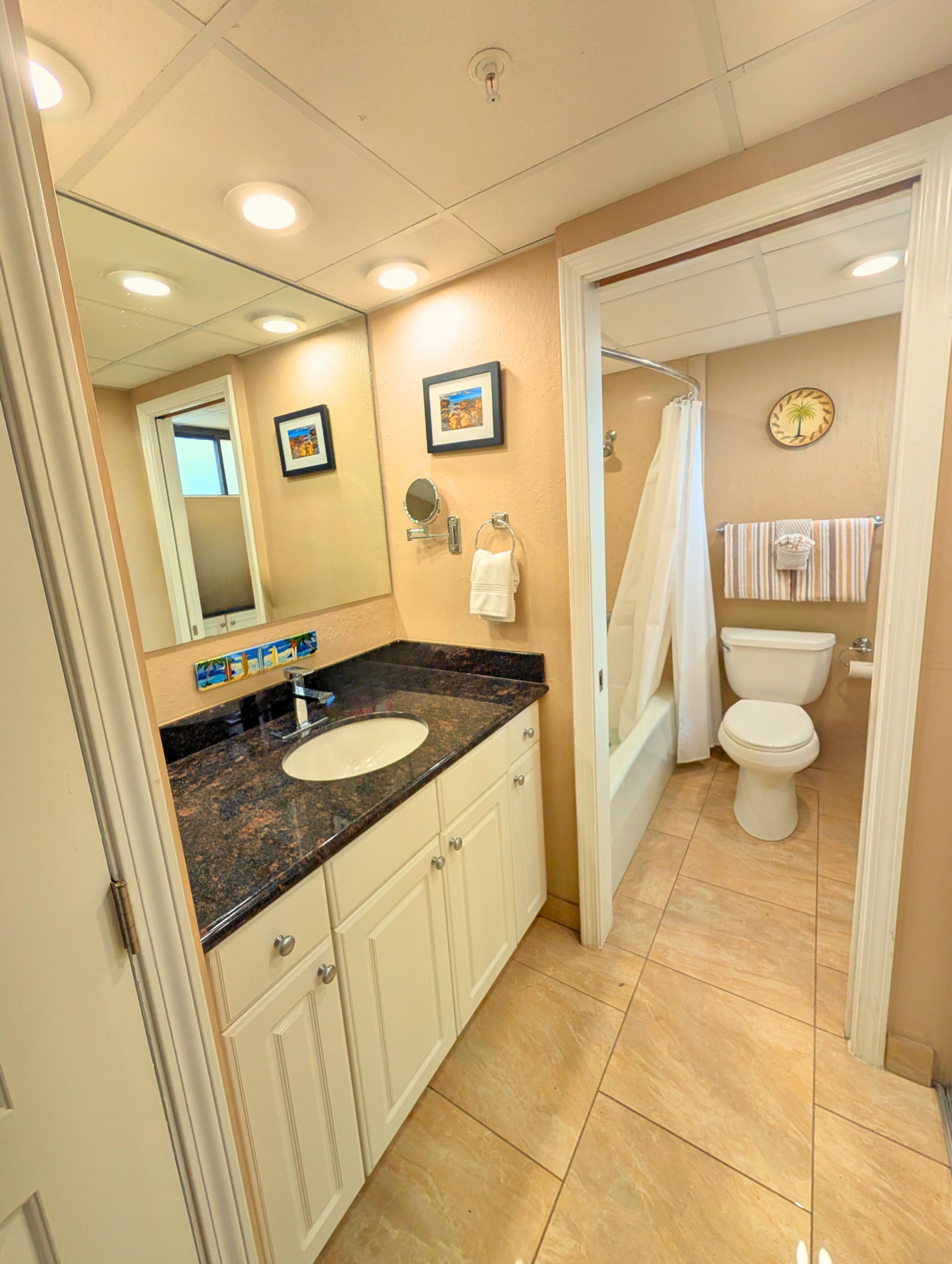 Condo in Lahaina · ★5.0 · Studio · 1 bed · 1 bath - Image 5