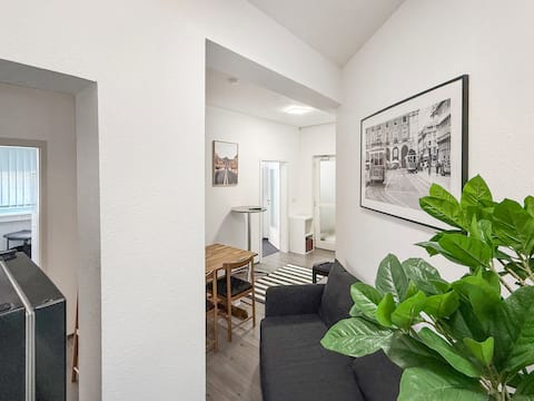 Successful Airbnb property: Zentrales Stgt Apt – 3SZ, 12 Pers. in Rathaus