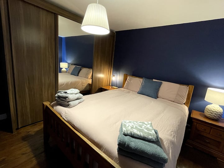 The blue room. Master bedroom.
