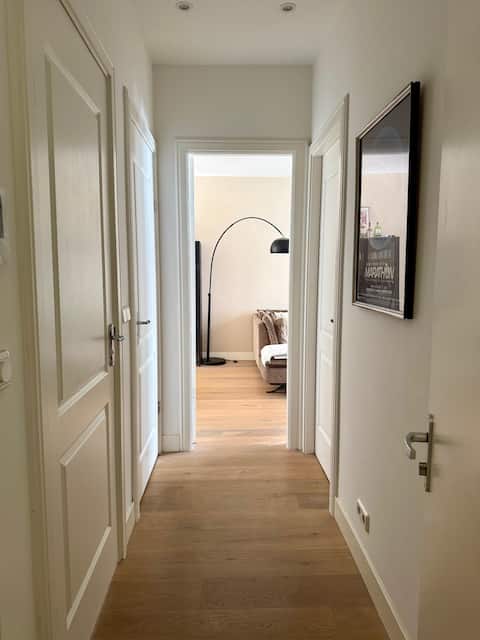 Top performing Airbnb: Stylish Sunny Apartment w/ Terrace near Vondelpark in Overtoomse Sluis