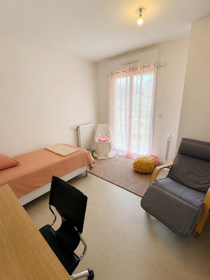 Chambre Privée Cosy Vue Jardin  à 2 Pas De Paris - Ivry-sur-Seine