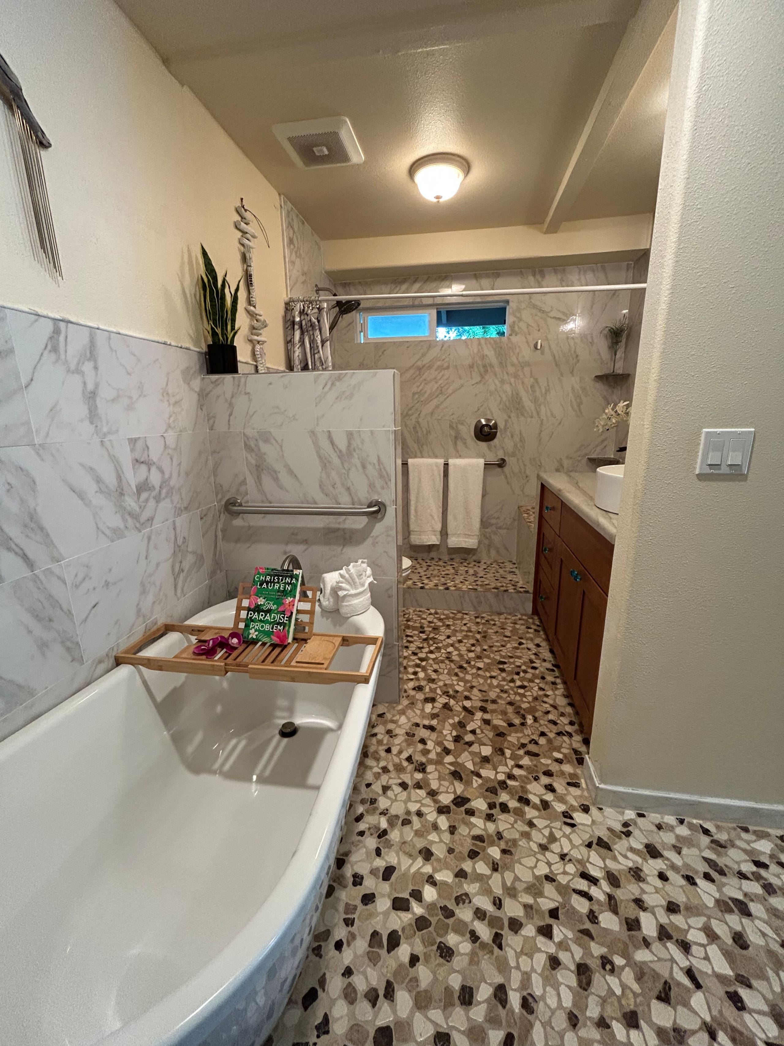 Home in Kailua-Kona · ★5.0 · 3 bedrooms · 4 beds · 2 private baths - Image 32