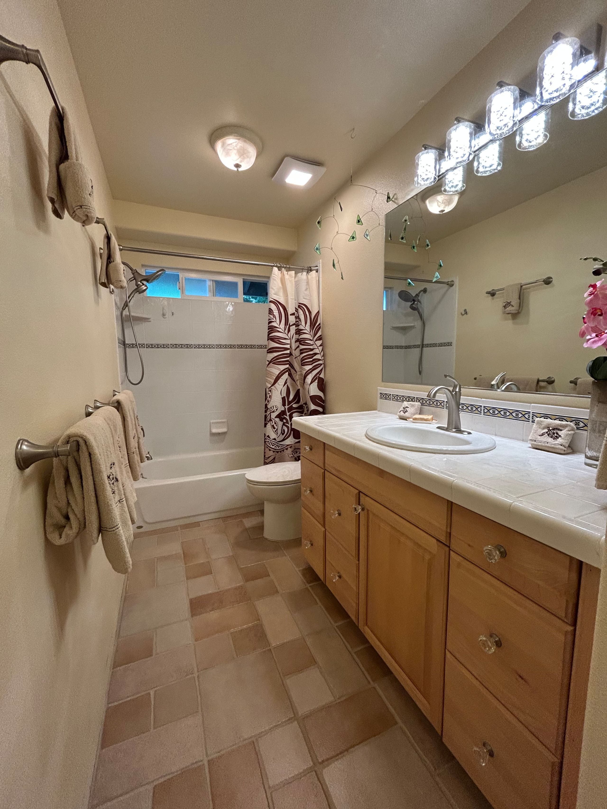 Home in Kailua-Kona · ★5.0 · 3 bedrooms · 4 beds · 2 private baths - Image 28