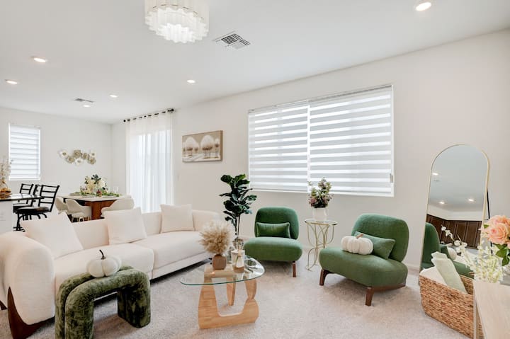 Near Strip•chic 6br 10 Beds Villa•arcade Game Fun - Las Vegas Strip, NV