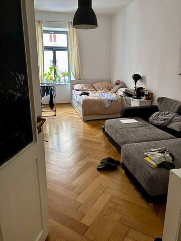 Charming flat 2 min from Oktoberfest gallery image 4
