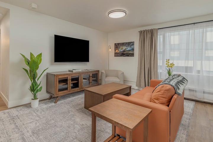Downtown 1 Bedroom Flat W/ Views - Anchorage, AK