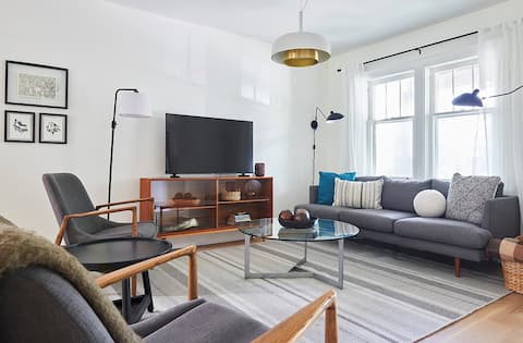 Top Airbnb: Stunning 3B+Garden Oasis @ Wychwood. Top location. in Toronto—St. Paul's