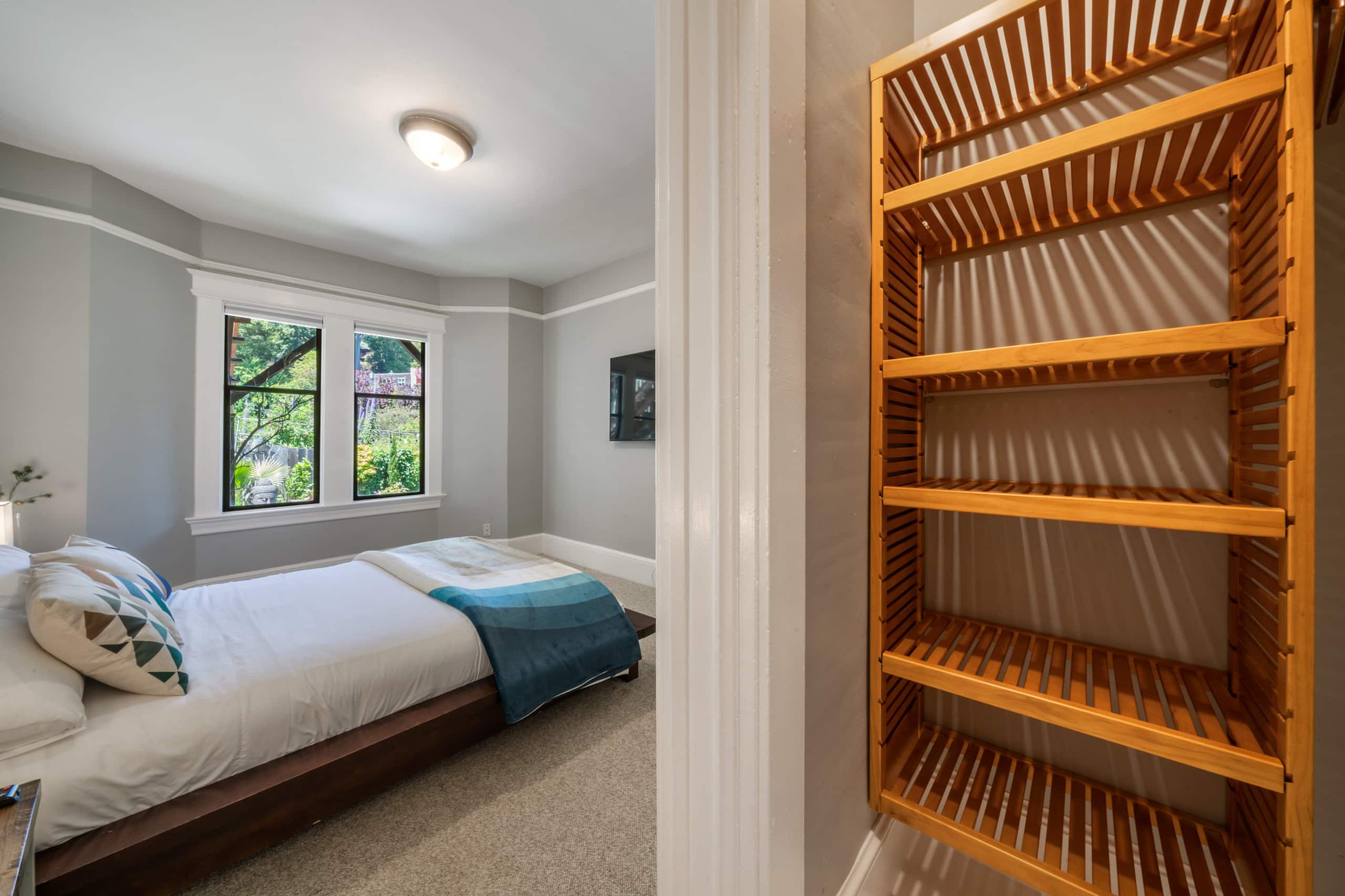 Condo in San Francisco · ★5.0 · 3 bedrooms · 3 beds · 1.5 baths - Image 13