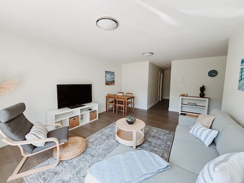 Popular Airbnb listing: Bright & Beachy Suite - Sleeps 4! in Langford