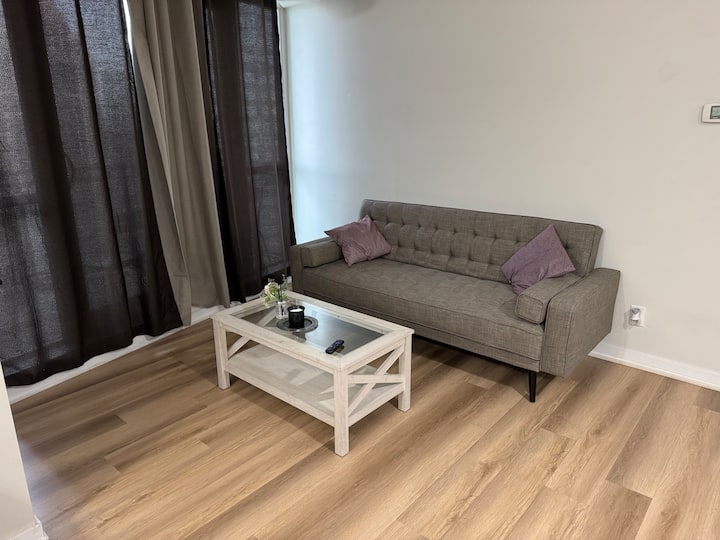 Modern Apartment Near Square One - 미시소거
