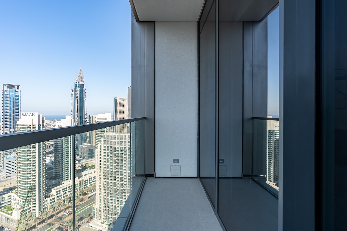 1-Bedroom Apartment · Downtown View 5
