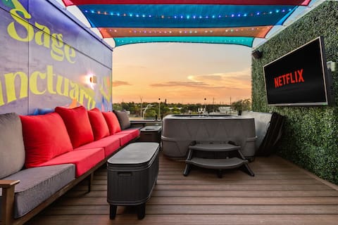 Successful Airbnb property: Luxury Rooftop w/ Hot Tub & City Views Pearl/RW/DT in San Antonio