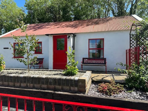 Successful Airbnb property: White O’Morn Irish cottage (Ballynahinch) in Rowallane