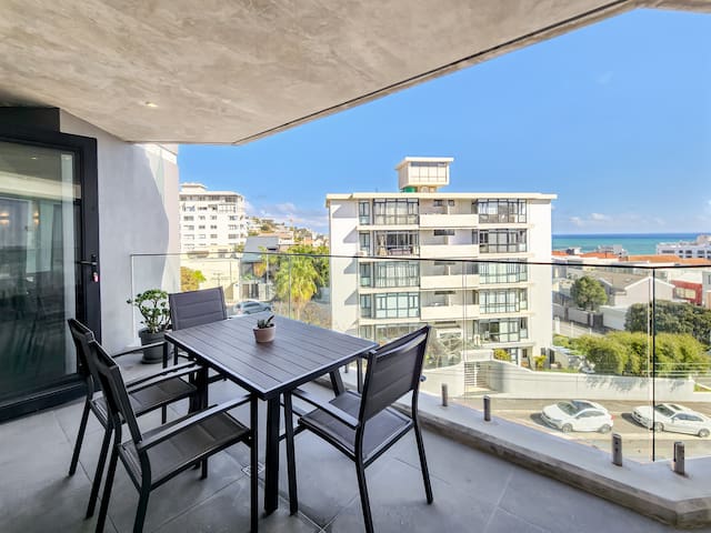 Seapoint Coastal Luxe Escape gallery image 4