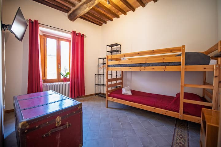 Schlafzimmer 1