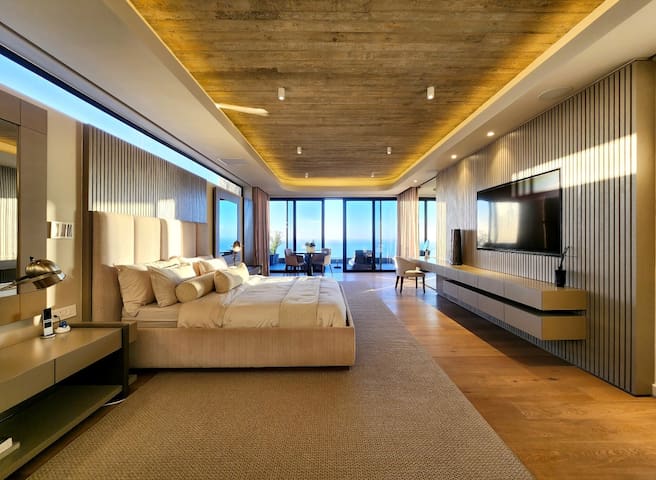 Lijaro Villa by Steadfast Collection gallery image 3