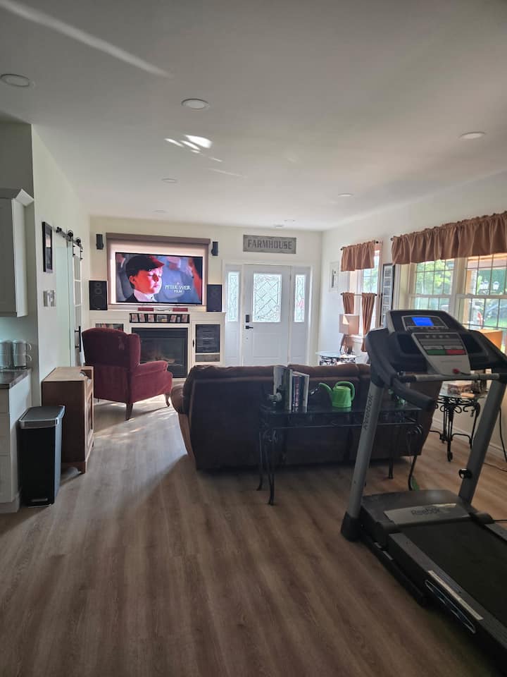 The Farmhouse - Chatham-Kent