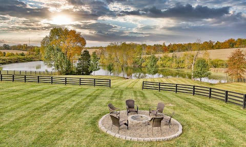 Sleeps 24, Hot Tub, Sauna, Privacy on 5 acres