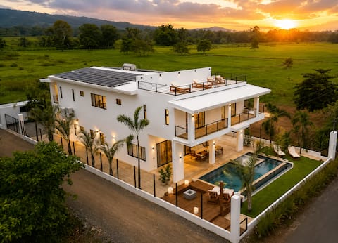 Luxury Beach Front Villa Waterfall Pool + Rooftop!