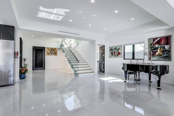 Stanley Mansion gallery image 2