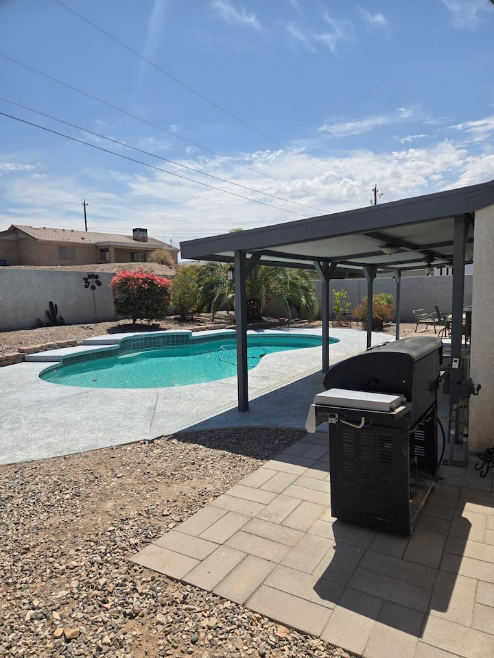 Pool (Heat Optional) And Tons Of Parking - Lake Havasu City, AZ