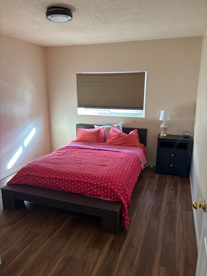 غرفة النوم 1