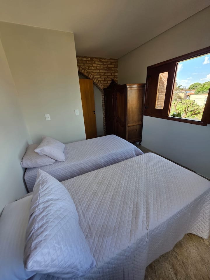 Soba bez kupaonice s dva jednostruka kreveta 