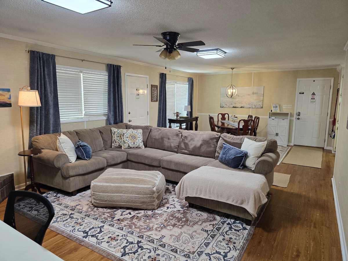 Top performing Airbnb: “Family, Nurses & Pet Friendly | Near Hwy 231” in Dothan