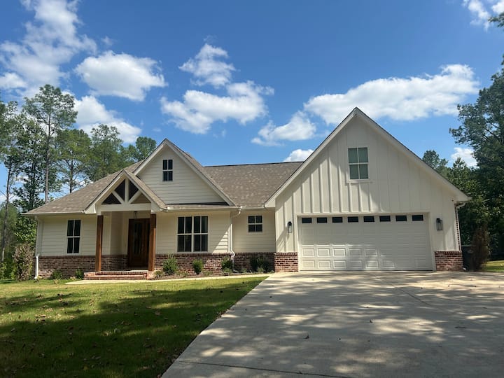 Modern Farmhouse Retreat - 옥스퍼드