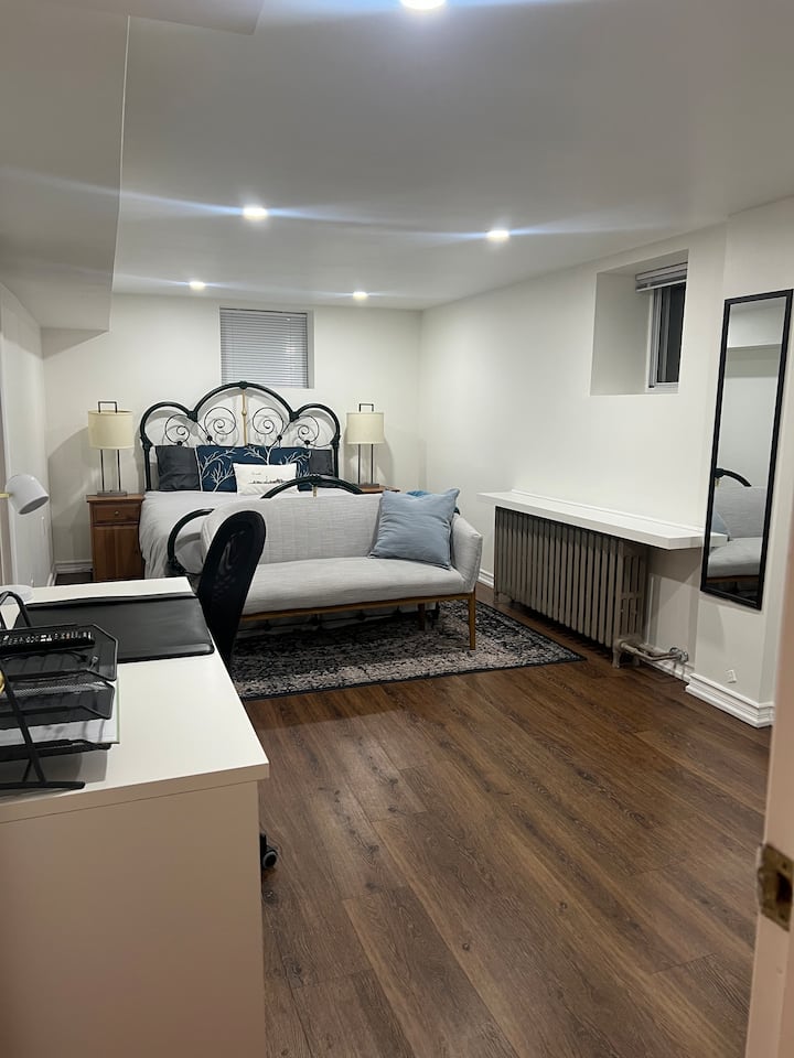 Entire Private Suite With Separate Entrance! - Toronto