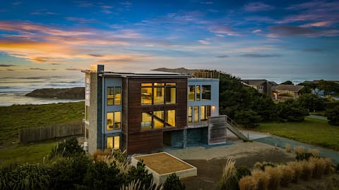 Bandon Oceanfront Retreat | Hot tub + Rooftop