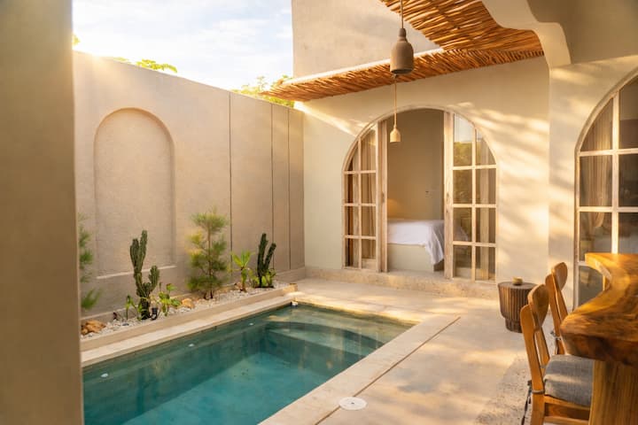 Stylish Private 2br Pool Villa Near Keramas Beach - Bali