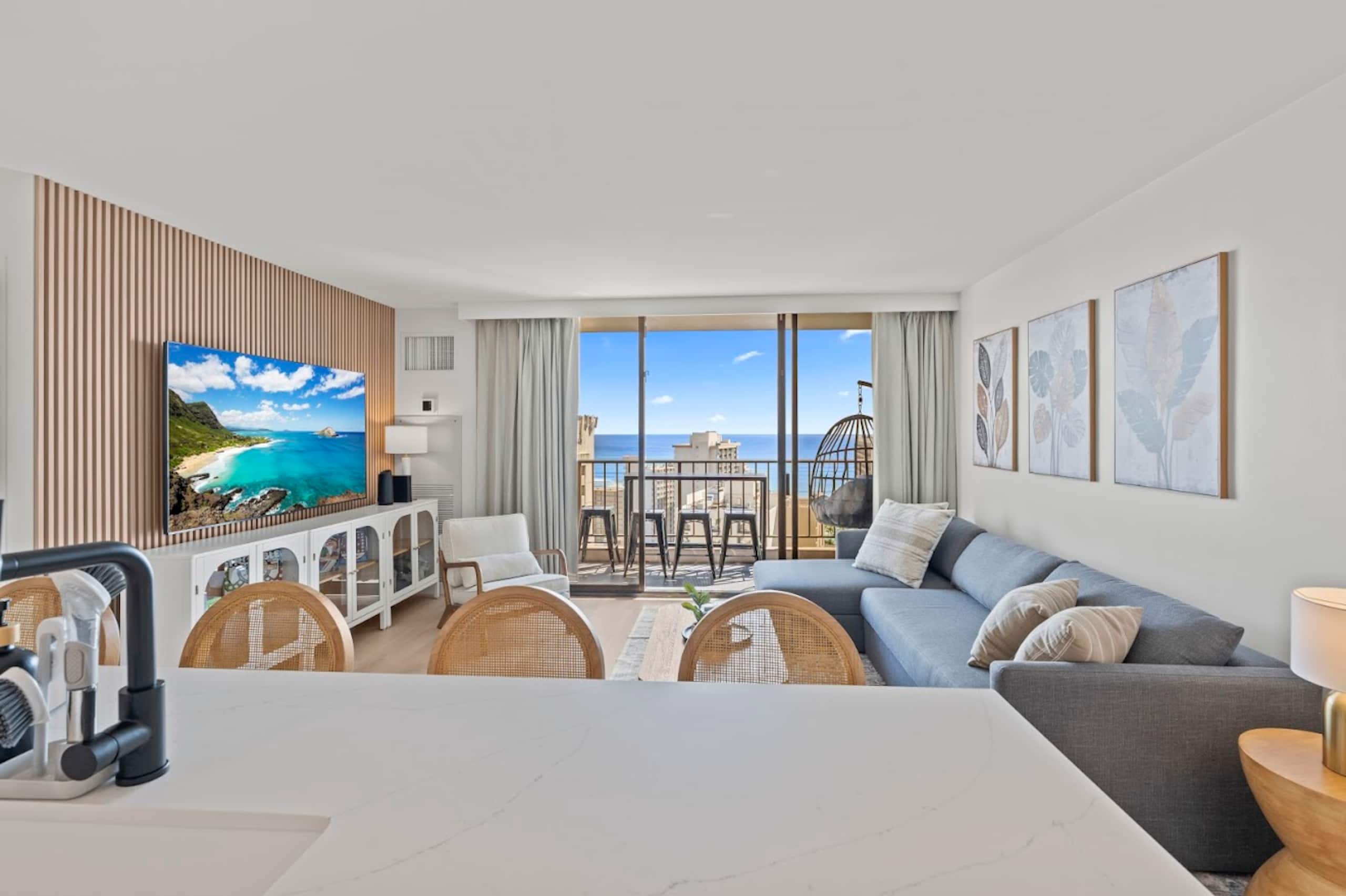 28FL-Upscale Ocean & Diamond Head View-1BR/Parking - Image 4
