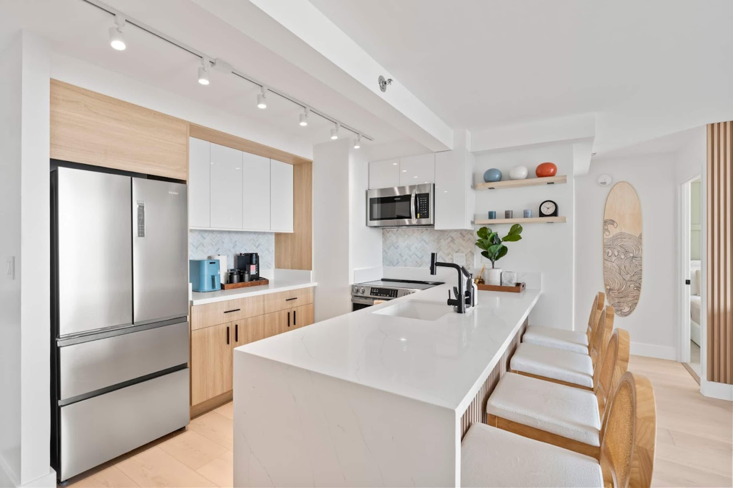 28FL-Upscale Ocean & Diamond Head View-1BR/Parking - Image 17