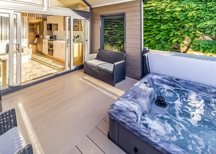 Pladda Pod With Hot Tub S - Ayr