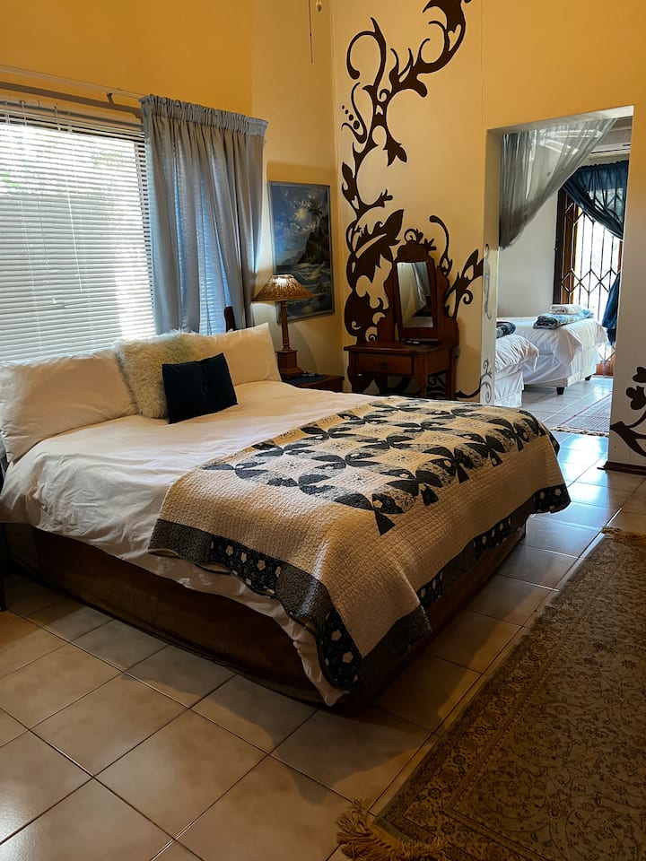 Luxurious Farmhouse Quad Room - Durban