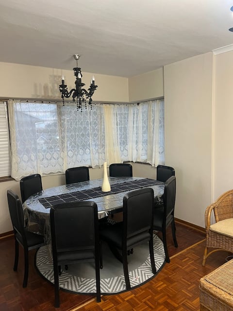 Modern apartment -Florida Road