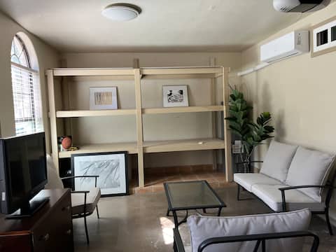 Top performing Airbnb: Cozy House in Laredo