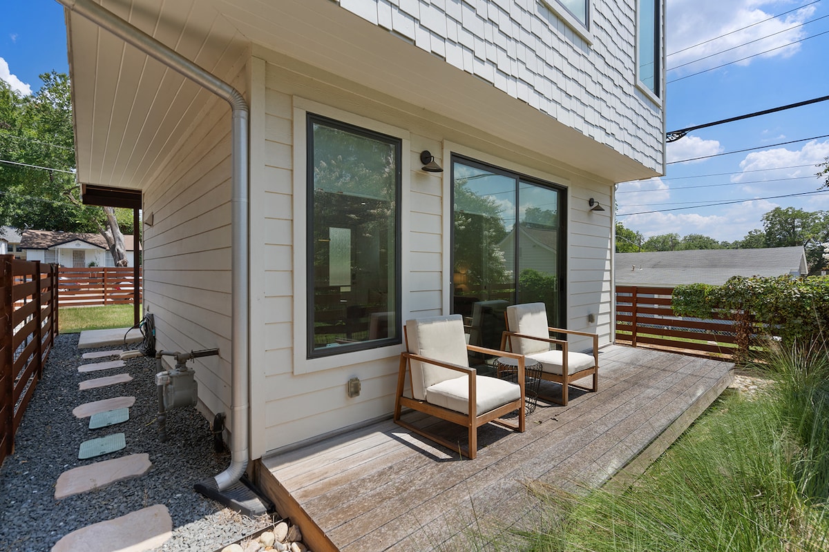 Chalmers Cottage - Designer East Austin 2BD/2.5BA