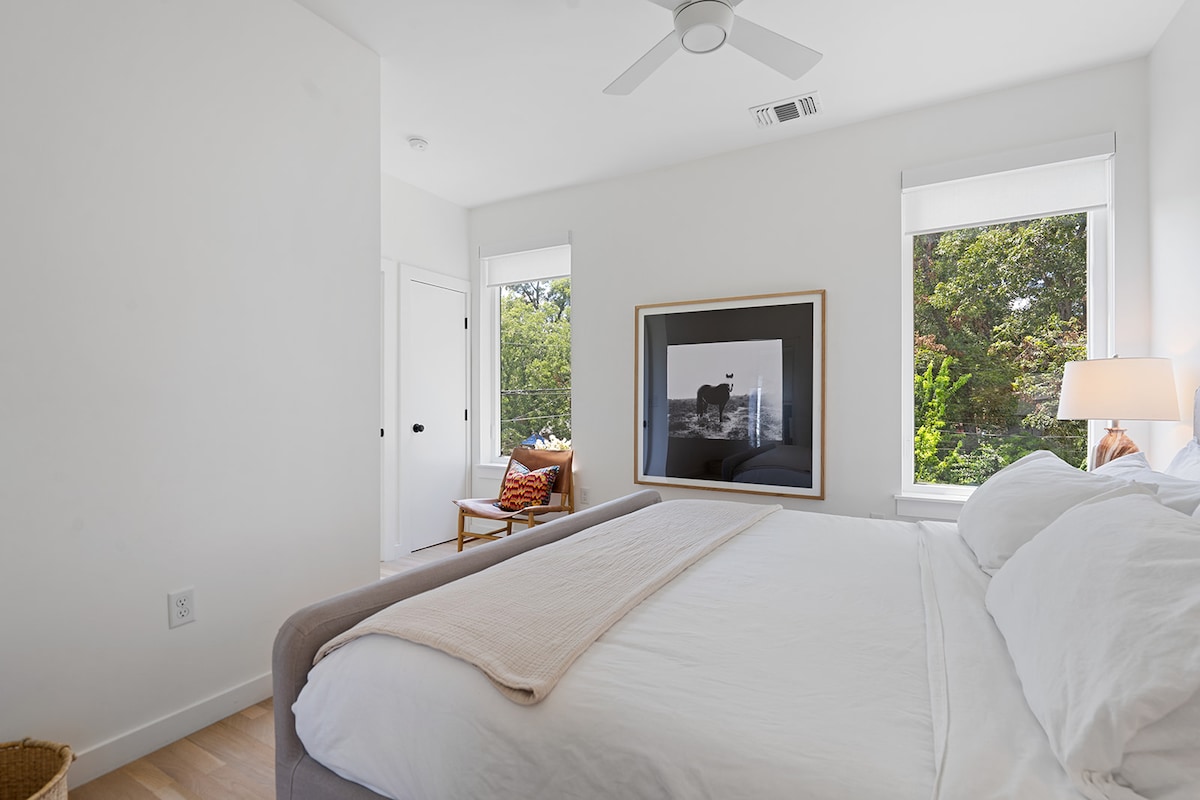 Chalmers Cottage - Designer East Austin 2BD/2.5BA