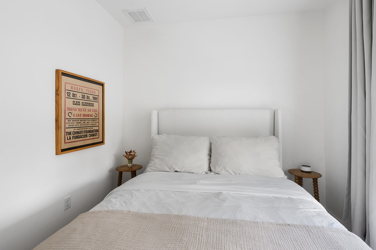 Chalmers Cottage - Designer East Austin 2BD/2.5BA