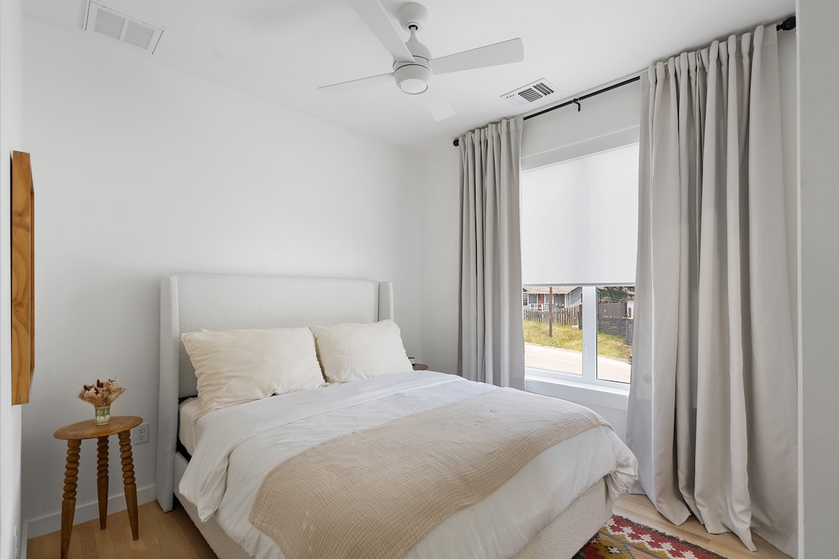 Chalmers Cottage - Designer East Austin 2BD/2.5BA