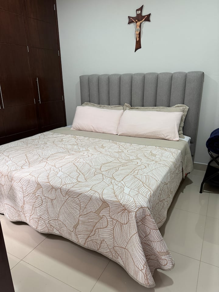 Schlafzimmer 2