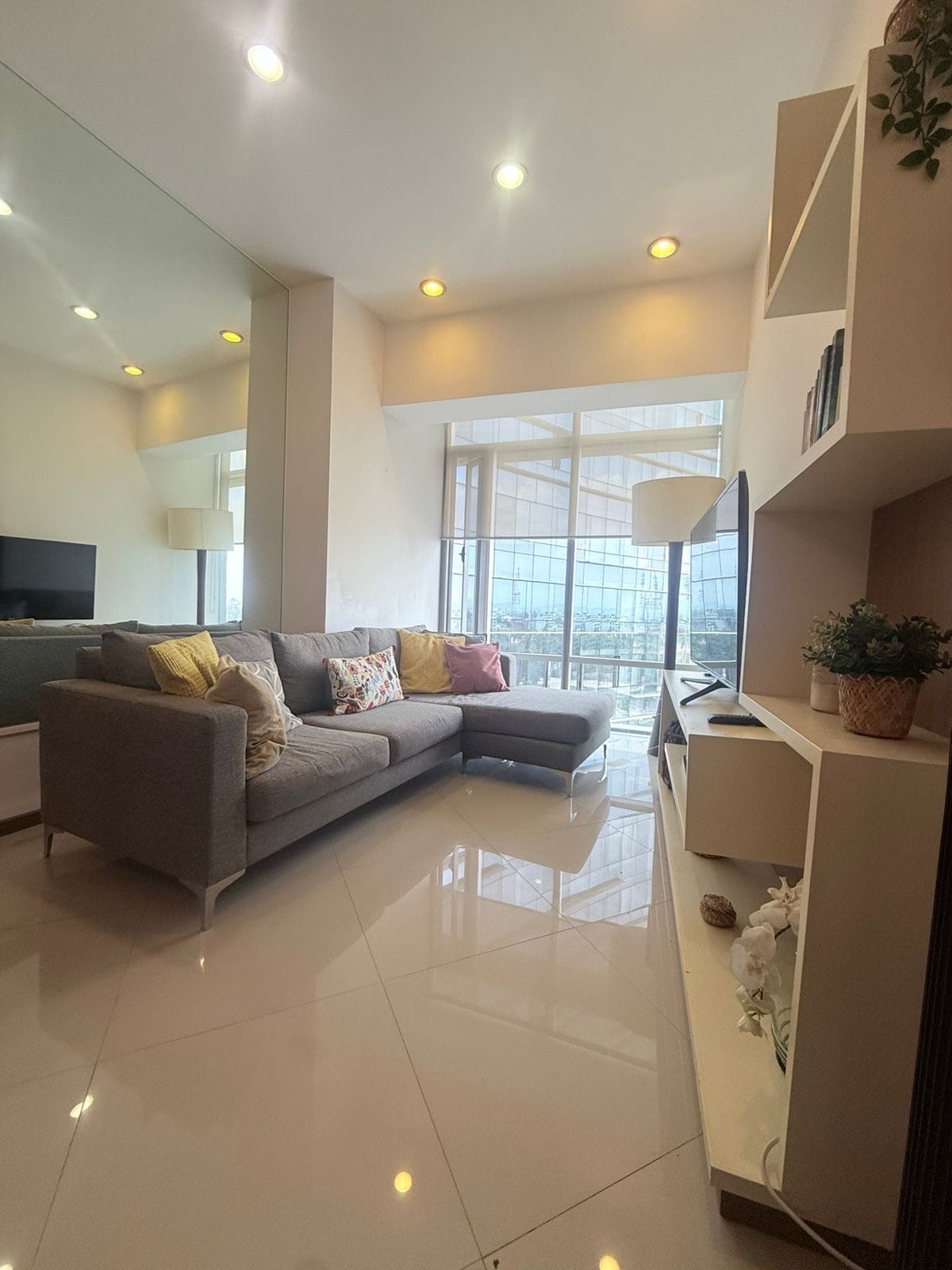 Anuncio de Airbnb popular: Super comfortable luxury apartment, very quiet en Tabacalera