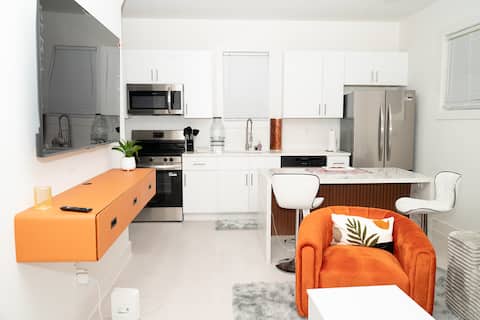 Top Airbnb: Modern Peachy Mint Home 12 Mins to ATL Airport2025 in South Atlanta